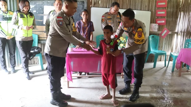 Kapolres Belu Rayakan Hari Kasih Sayang Bersama Siswa